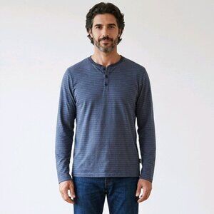 Patagonia Men's Medium Blue/Red Stripe Long Sleeve Henley Shirt